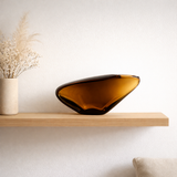 Vase en verre de luxe allongé au design organique innovant, KOOKY13AM en situation