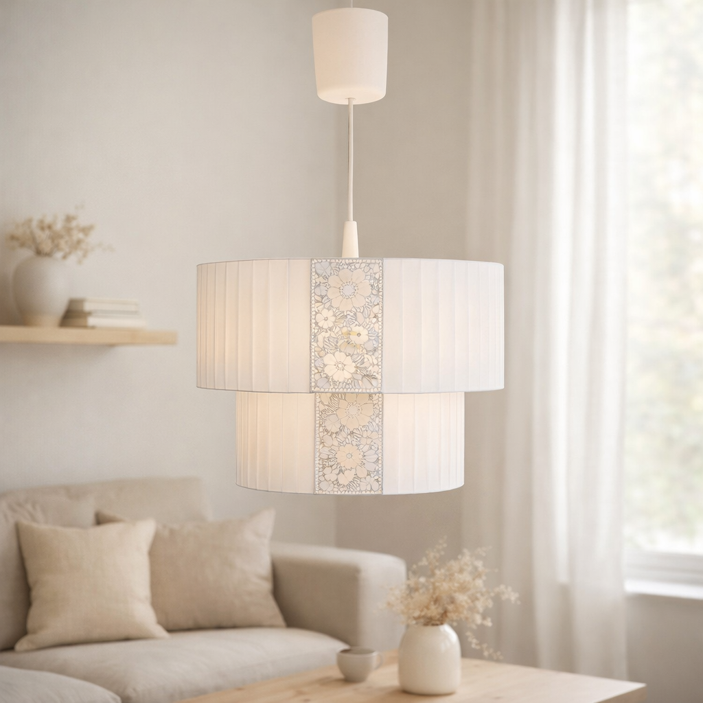 Le pendentif Pori jusqu'à 120 cm de haut, Ø 30 cm, en métal et en polyester, couleur blanche, socket e27 en situation