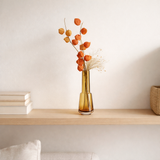 Grand vase au design moderne et classe de style rétro, couleur ambre, TYLER14AM en situation