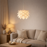La lampe pendentielle Lotus a joué la lampe suspendue en plastique blanc, avec des LED fermement installées et un Øvon env. 47 cm en situation
