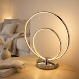 Lampe à table à LED Univers 38,5 cm de haut en métal en chrome, avec LED intégrée en situation