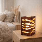 Décoration LED Lumière solaire Hilda, 12,3 x 12,3 cm, 20 cm de haut, en plastique de haute qualité, à l'intérieur en or, finition métallique brun or, LED intégrée, blanc chaud en situation
