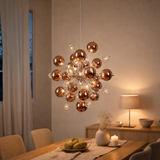 «Explosion» de la lampe en métal et en verre, versions G9, lampe suspendue pour salle à manger, salon, couloir ou bureau, Øca. 65 cm en situation