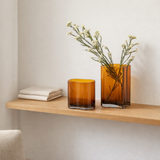 Nouveau vase haut au design moderne inspiré de CORAL et Aalto, COR30AM en situation