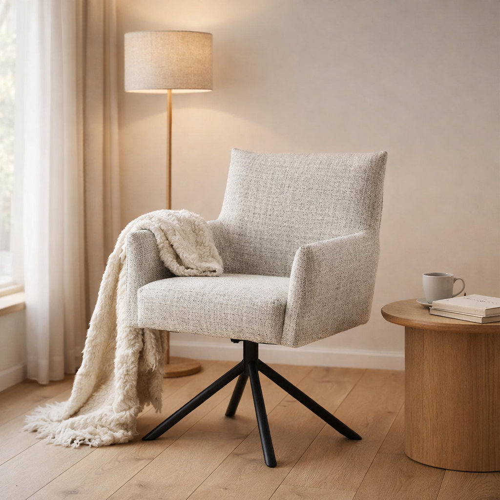 Focus Armchair - Fabric Oasis Bisque - Pet pivotant Black en situation