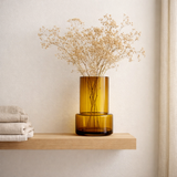 Vase en verre au design chic et moderne de style rétro, couleur ambre, TYLER 12AM en situation