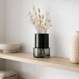 Vase design rétro moderne, couleur gris foncé, TYLER12GR en situation