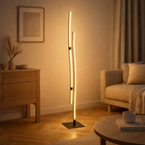 Lampadaire LED Onda H: 130 cm, lampadaire, le métal et le plastique en noir, LED intégrée, l'éclairage pour le salon, la salle à manger ou le bureau en situation