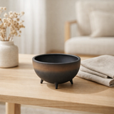 Nouveau bol moderne en forme de globe en céramique East + West, OTA08BB en situation