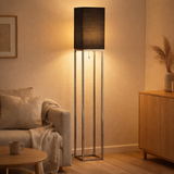 Lampe debout Alfa, lampadaire moderne en métal et textile en chrome / gris foncé, avec une prise E27, 150,5 cm de haut, lampe chic pour le couloir, le salon et le bureau en situation
