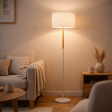 Lampe debout textile Tessile, lampadaire en métal, arbre en caoutchouc et tissu en blanc et nature, socket e27, lampe debout 126 cm de haut en situation