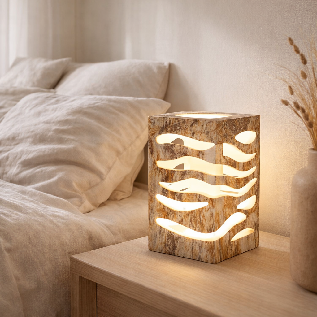 LED DÉCORATIVE Solar à LED Hilda, 12,3 x 12,3 cm, 20 cm de haut, en plastique de haute qualité, finition en marbre brun-beige, LED intégrée, blanc chaud en situation