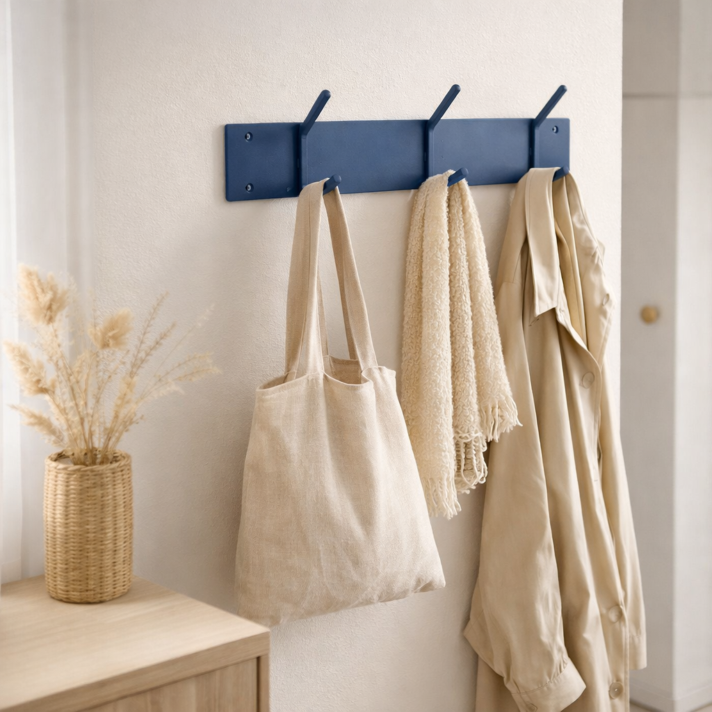 Gorillz Mystiek Three Porte-manteau mural industriel Porte-manteau mural - Bleu en situation