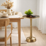 Table d'appoint métal autour de Ø 44x53 cm décotiquement noble ou or avec design en aluminium au milieu du pied en situation