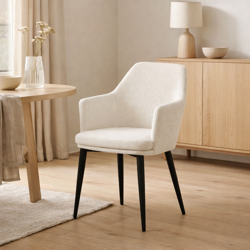 Calvin Armstoel Stof Teddy Ivory en situation