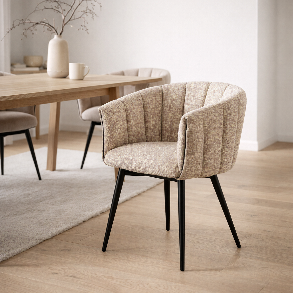 Chaise Breeze Latté (Ensemble de 2) en situation