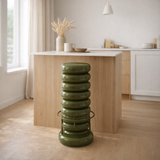 Tabouret de bar en fer vert en situation