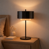 Lampe à poser en fer noire en situation