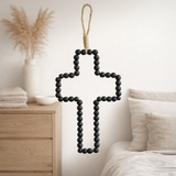 Décoration murale croix en bois noir en situation