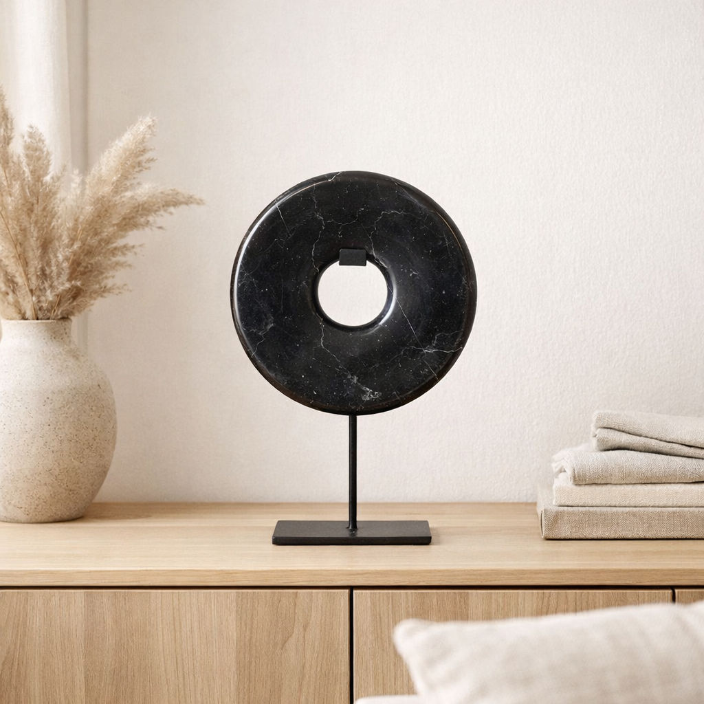 Le disque de marbre sur support - Noir - S en situation