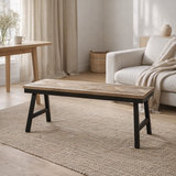 Banc à chevrons naturel en bois 110 cm en situation