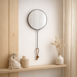 Miroir à main Mira en situation