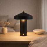 Lampe de table Hatto LED (UE) en situation