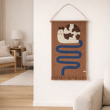 Tapis mural Sally Snail en laine bleu optique en situation