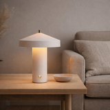 Lampe de table Hatto LED (UE) en situation