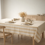 Nappe rayée en coton biologique vanille 260 x 140 cm en situation