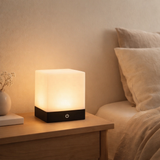 Lampe en bois sans fil noire Yce en situation