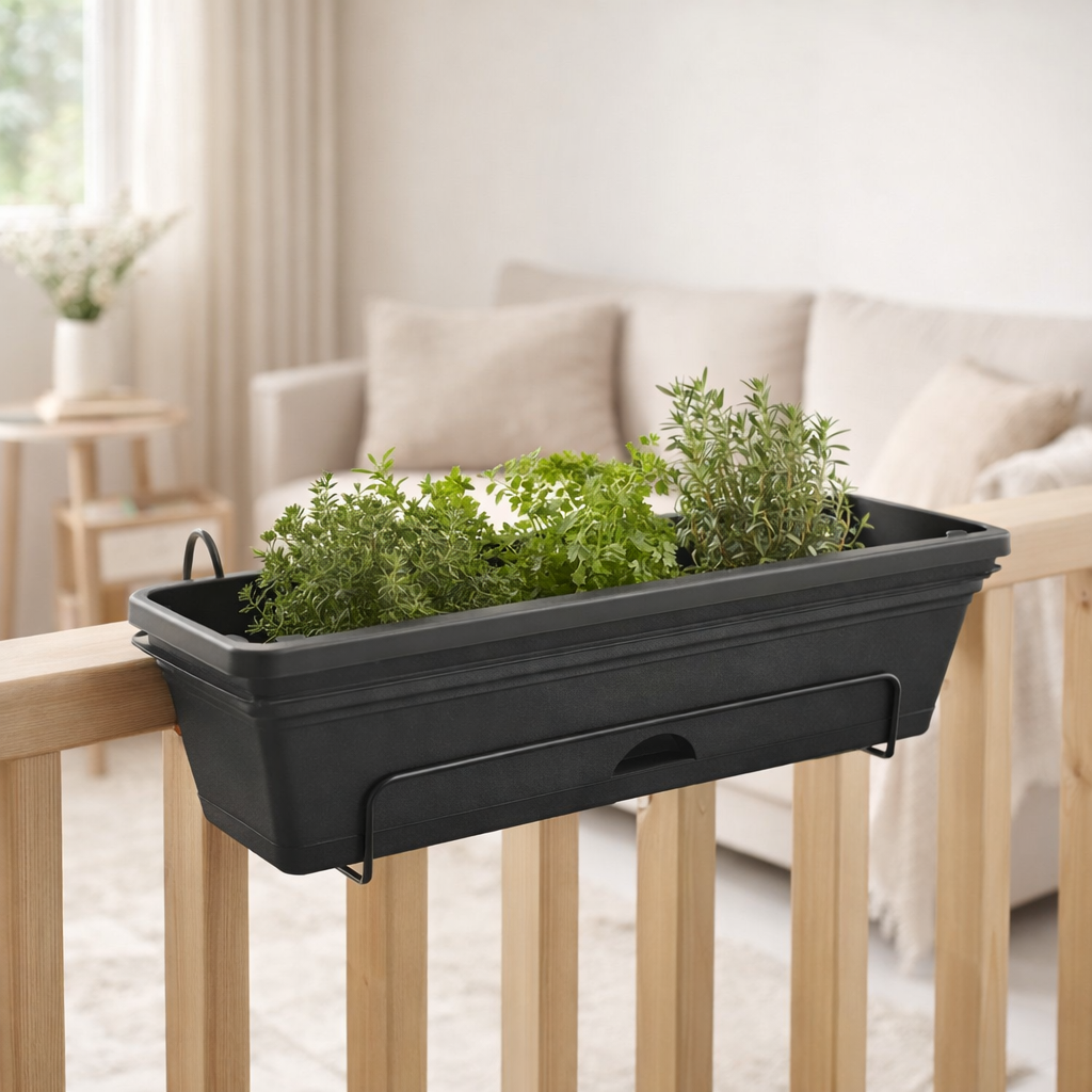 Bac de balcon - 50x17x26cm - noir en situation