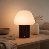 Lampe de table rechargeable Romée marron foncé en situation