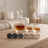 Whiskey Decanter With Glasses & Chilling Stones Gift Set en situation