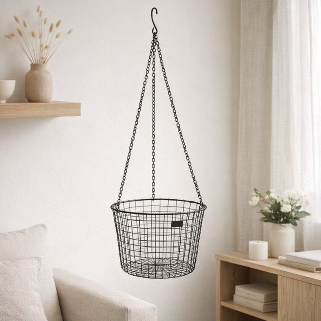 Panier suspendu en métal L noir en situation