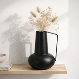 Vase Caen noir en situation