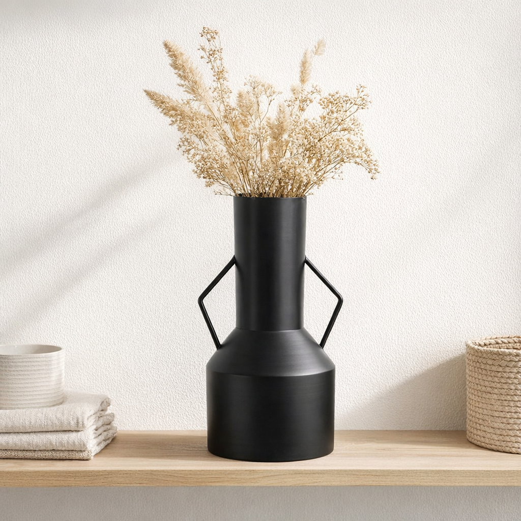 Vase Lyon noir en situation