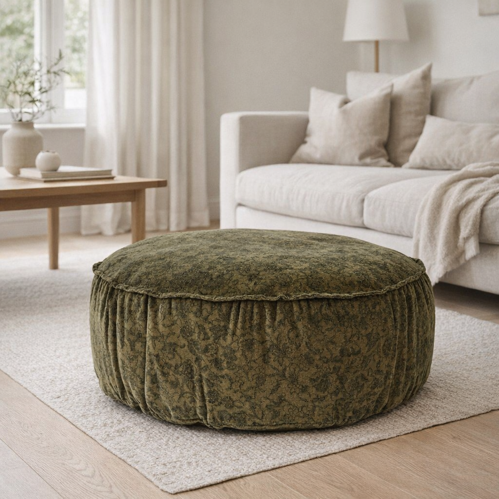 Coussin de sol en velours Sonia mousse 65x25 en situation