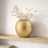 J -line Vase Ball Round - Ceramics - Gold - Ø 40 cm en situation