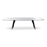 Détail du piètement en métal noir de la table Tibet