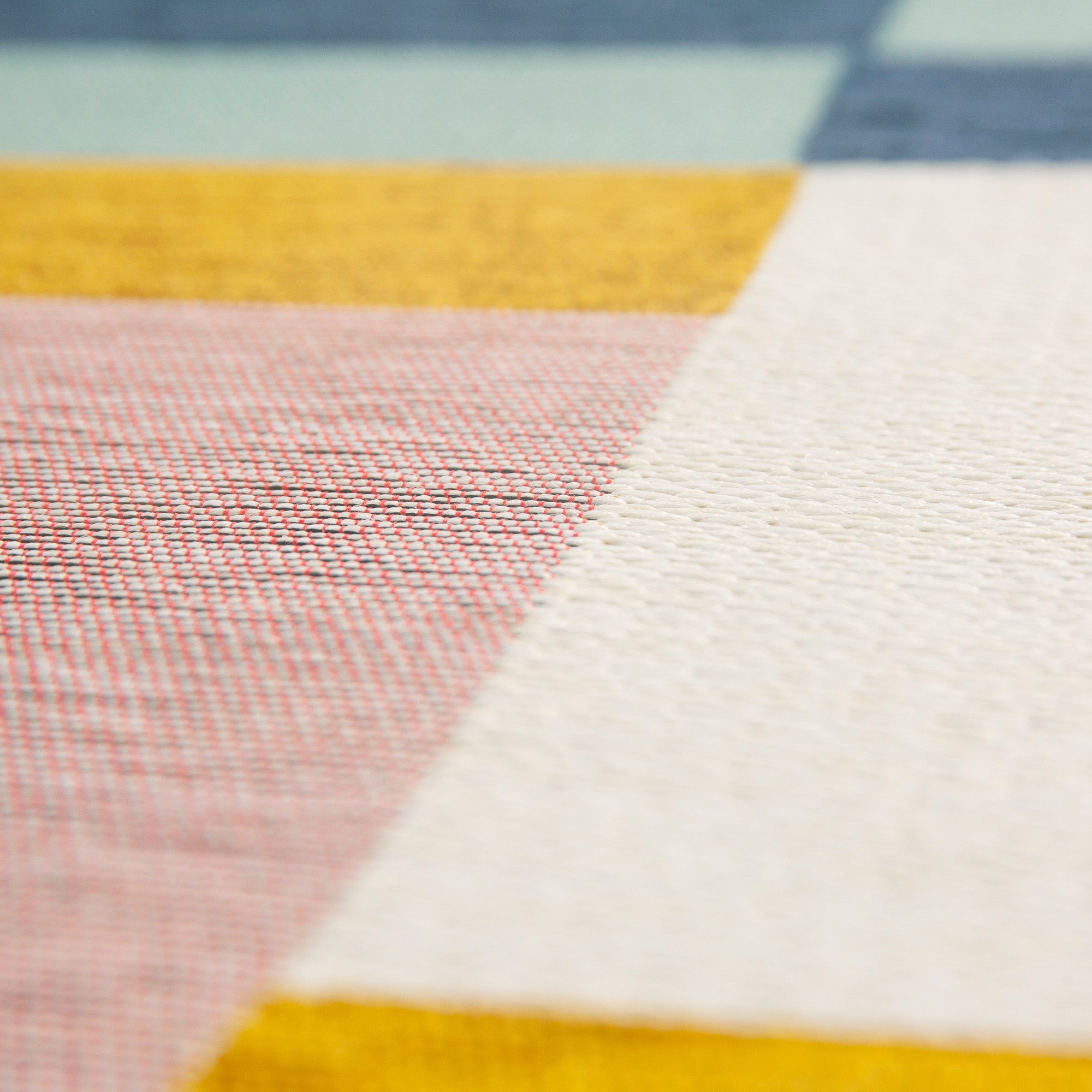Tapis Madrague sur une terrasse ensoleillée